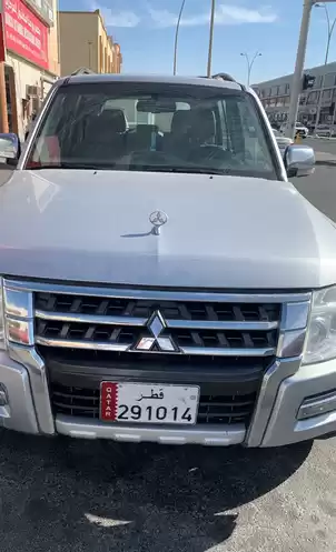 مستعملة Mitsubishi Pajero للبيع في الدوحة #5522 - 1  صورة 